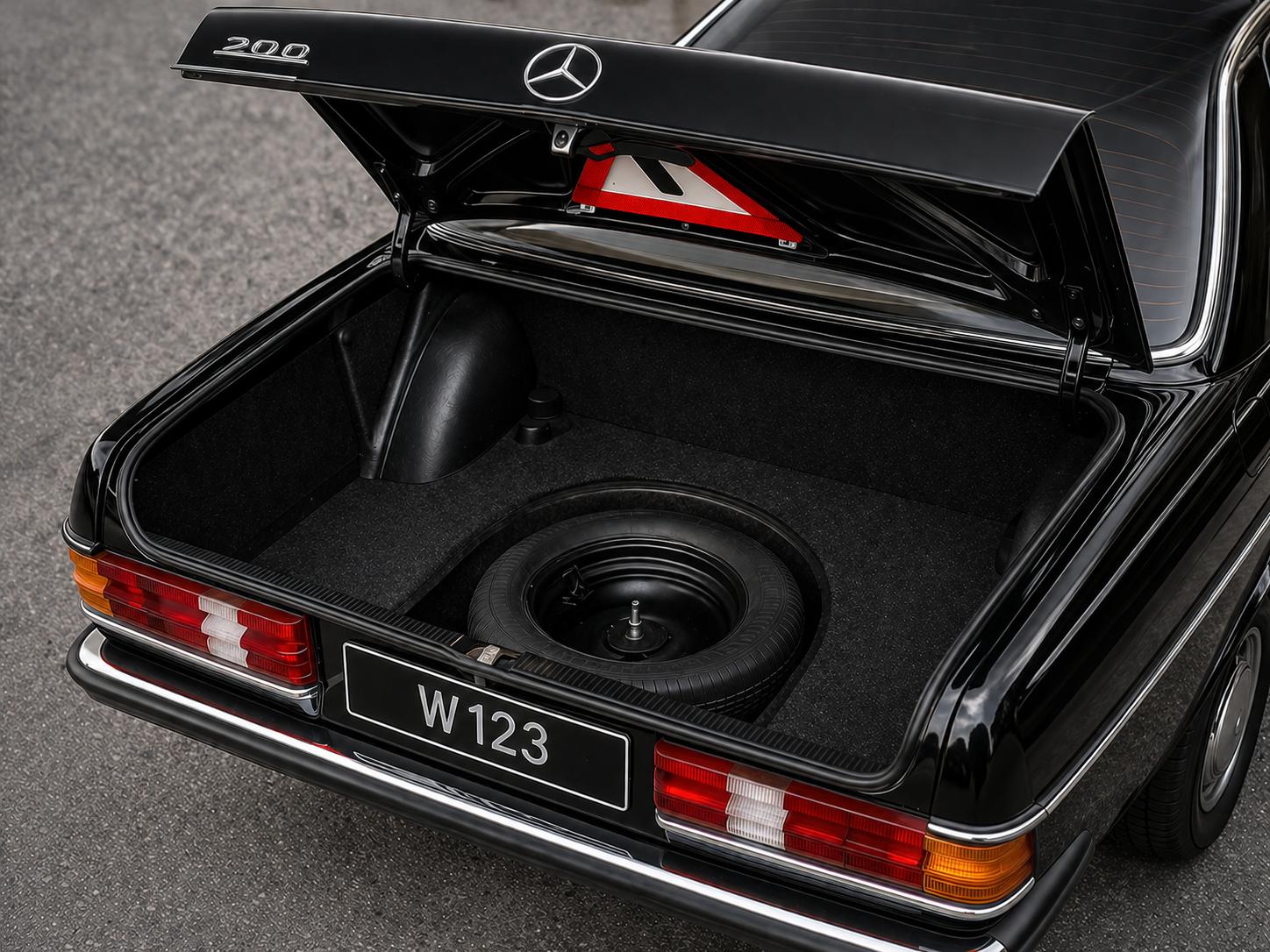 Bagasi Mercedes-Benz W123